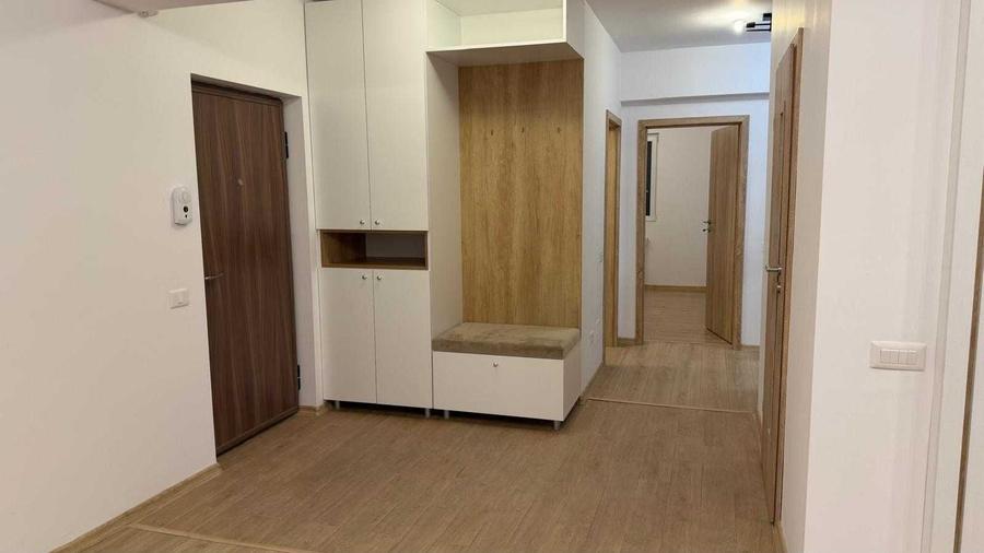 Apartament cu 3 camere decomandat în Dobroești