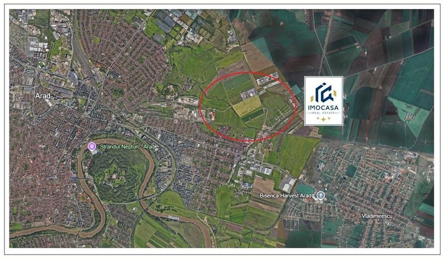 Teren agricol extravilan de 58600 mp, în Est