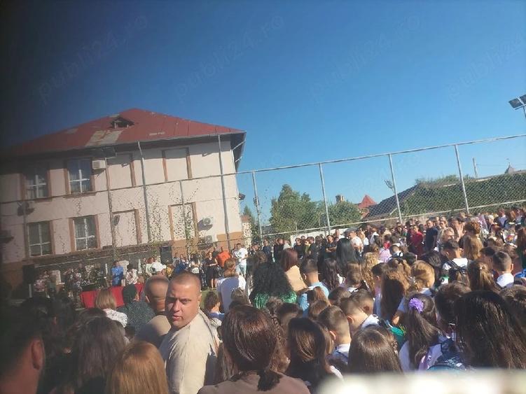 Apartament cu 2 camere decomandat în Aradului