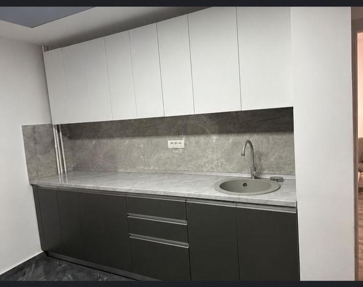 Vand apartament 2 camere confort 1 decomandat sector 5 - 1