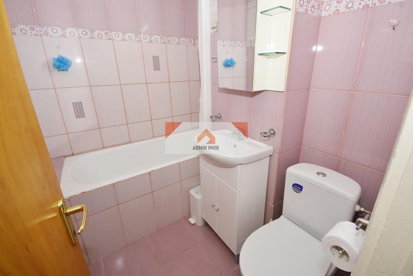 Apartament cu 3 camere decomandat în 1 Decembrie 1918