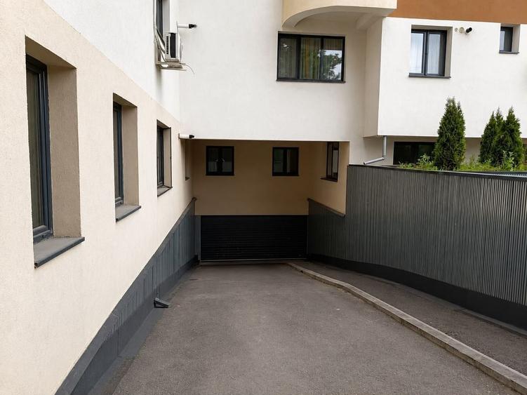 Apartament cu 2 camere decomandat, mobilat în Apărătorii Patriei