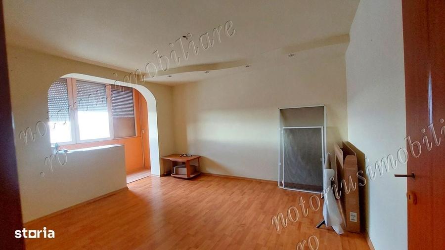 Apartament cu 2 camere decomandat în Vest