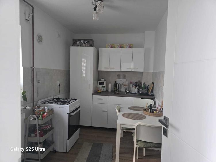 Apartament cu 2 camere semidecomandat în Ștefan cel Mare