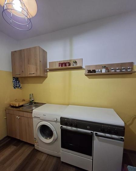 Apartament cu 3 camere semidecomandat în Drumul Taberei