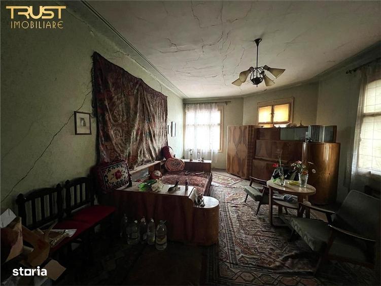 Apartament cu 4 camere în Lelești