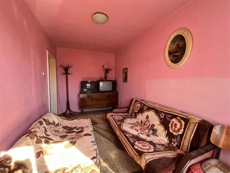 Apartament cu 3 camere nedecomandat în Central
