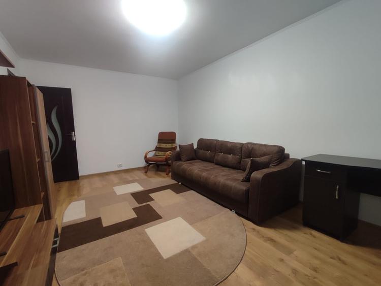 Apartament cu 2 camere decomandat, mobilat în Nicolina
