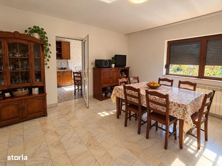 Casă cu 4 camere în Valea Uleiului