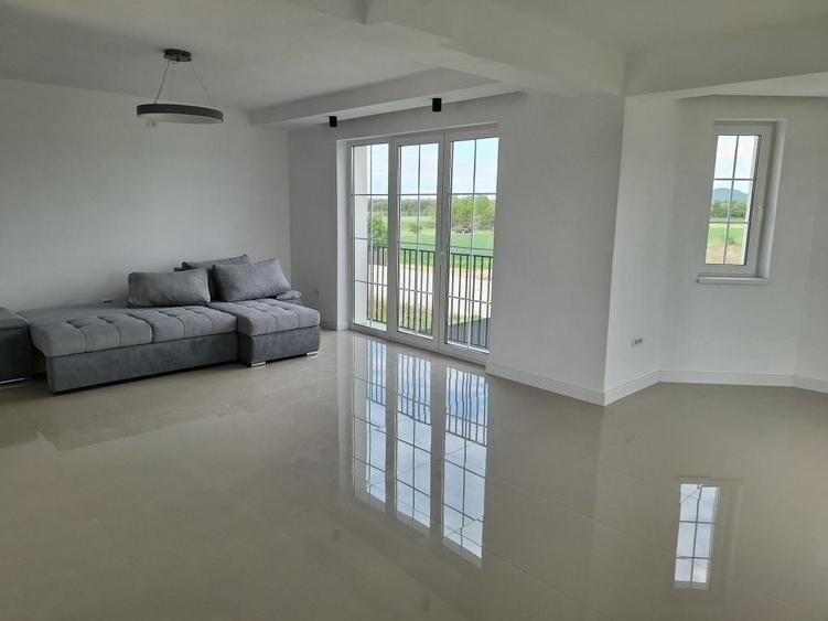 Casă cu 4 camere în Stupini