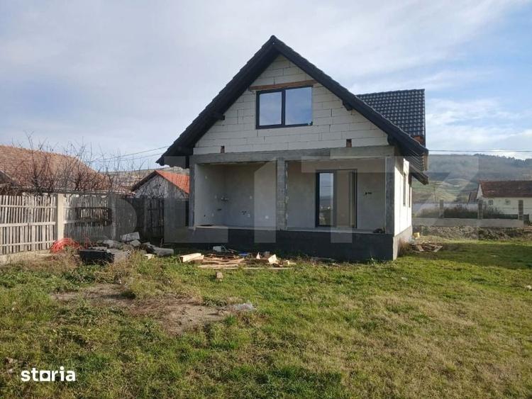 Casă cu 4 camere cu Teren 800 Mp în Tineretului