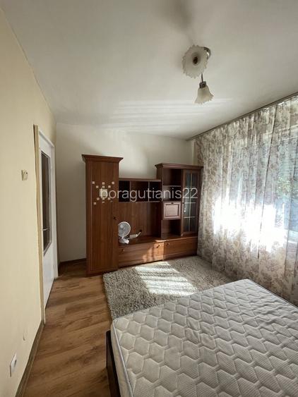 Apartament cu 2 camere, Oradea, Strada Lacul Rosu nr. 4.
