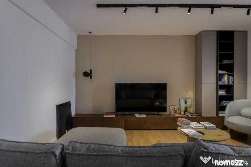 Apartament cu 4 camere semidecomandat în Dacia