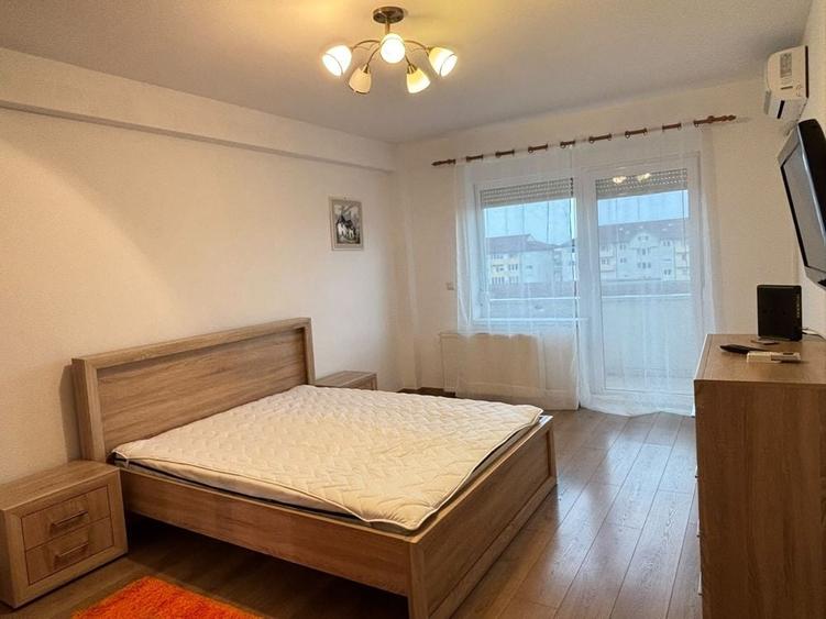 Garsonieră decomandată în Central