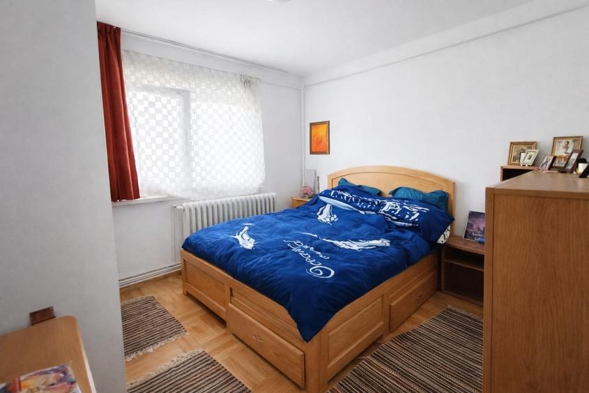 Apartament cu 3 camere decomandat, mobilat în Frumoasa