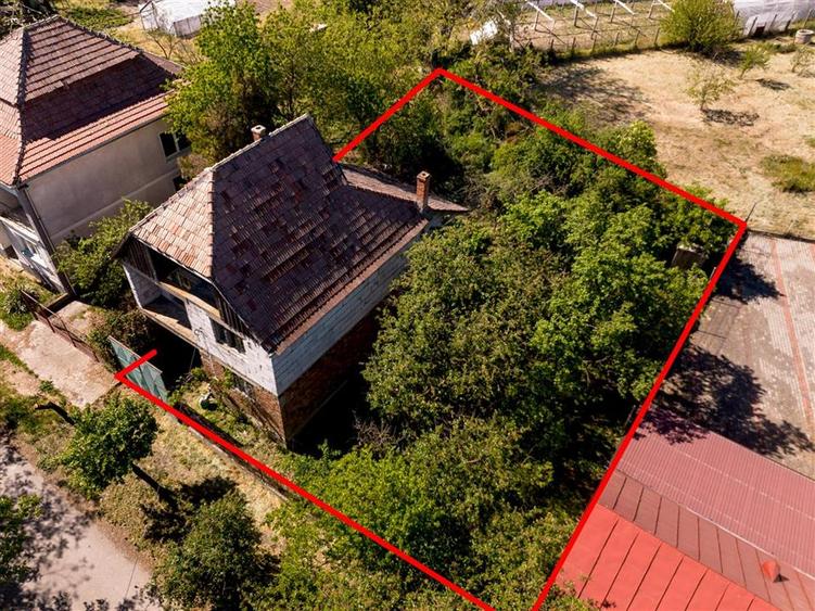 Casă cu 3 camere cu Teren 542 Mp în Sântion