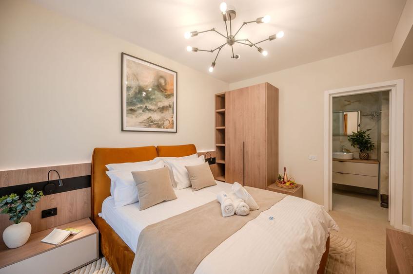 Apartament cu 3 camere decomandat în Mamaia-Sat