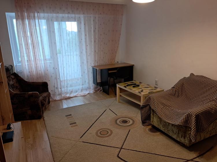 Apartament cu 2 camere decomandat, mobilat în Stadion