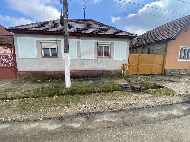 Casă cu Teren 900 Mp în Laslea