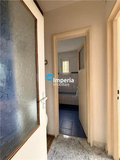 Apartament cu 3 camere semidecomandat în Tătărași