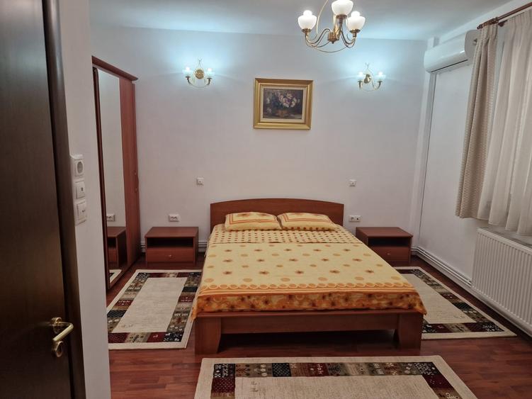 Apartament cu 3 camere semidecomandat în Dorobanți