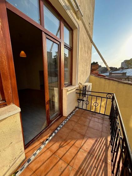 Apartament cu 3 camere decomandat, mobilat în Universitate