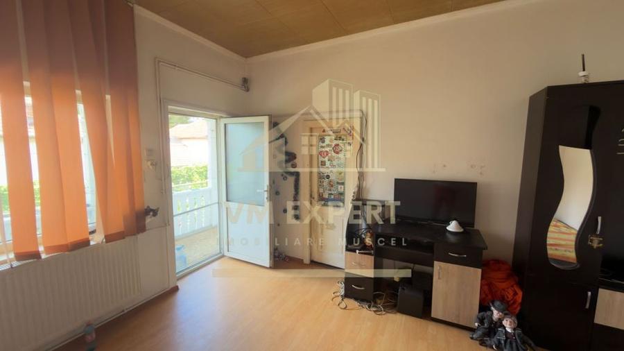 Casă cu 4 camere cu Teren 233 Mp în Sud