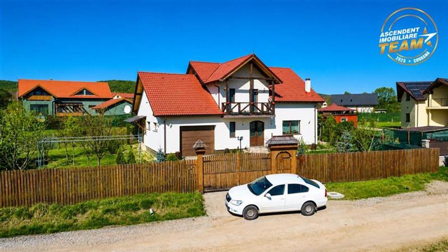 Casă individuală cu 5 camere cu Garaj în Sâncraiu