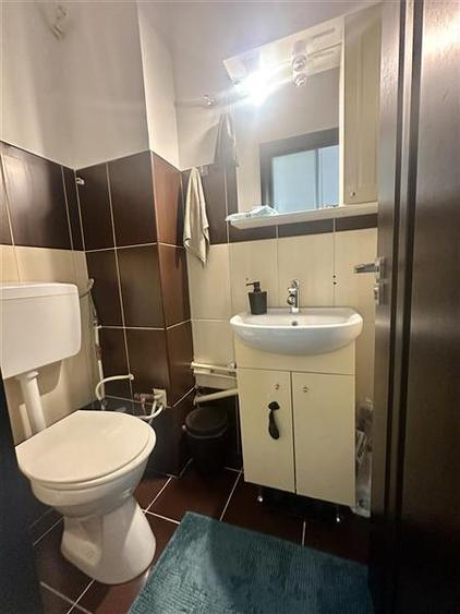 Apartamente 3 Camere Decomandat, Etaj 2, Zona KM 5 - 10