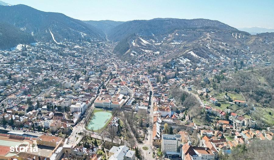 Spațiu comercial, de 1,400 mp, în Schei