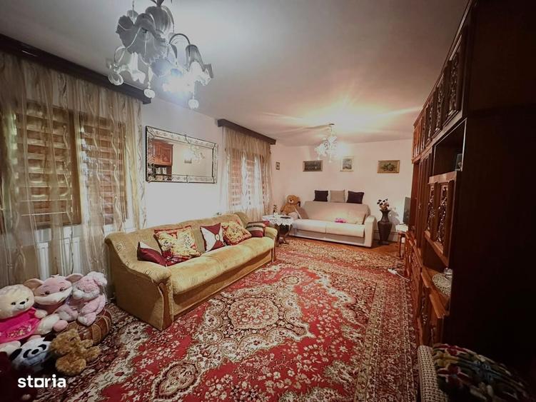 Casă cu 4 camere cu Teren 450 Mp în Central