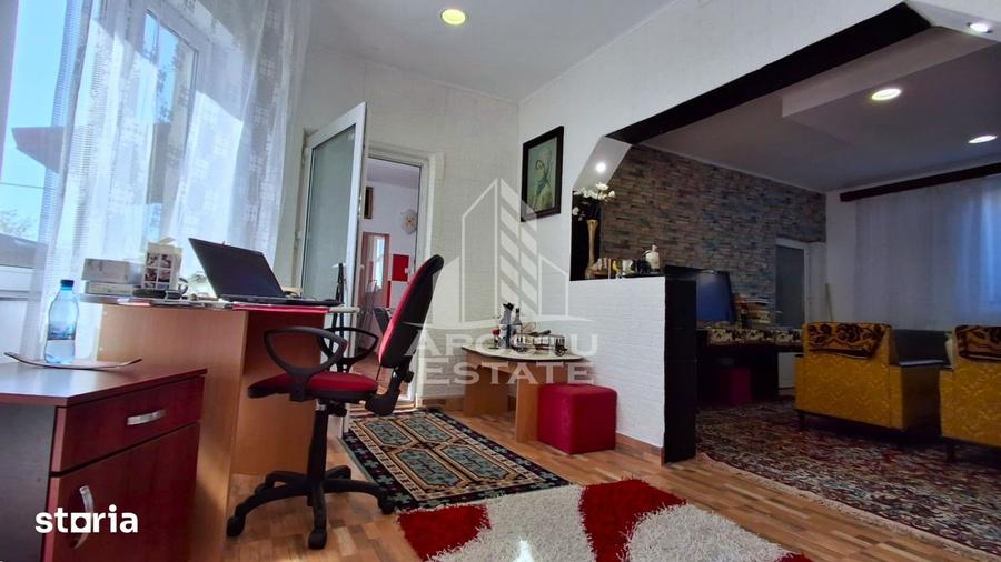 Casă cu 5 camere cu Teren 1439 Mp în Ineu