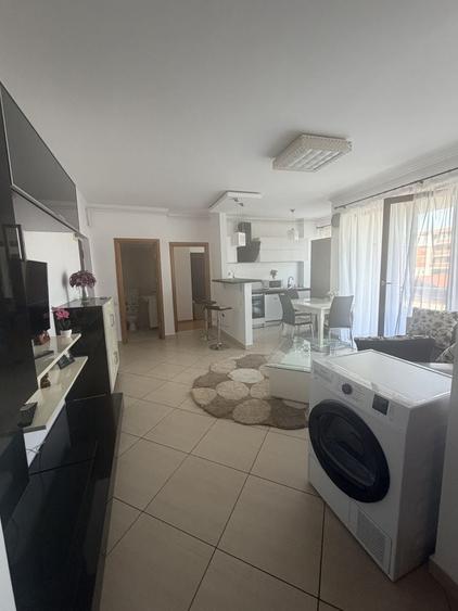 Apartament cu 3 camere decomandat în Găvana