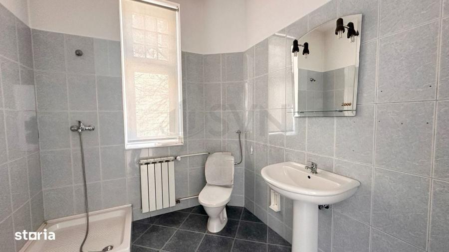 Casă cu 4 camere cu Teren 370 Mp în Aviatorilor