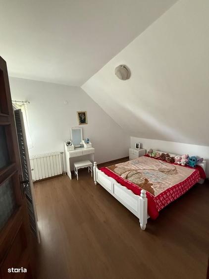 Casă cu 4 camere în Botizului
