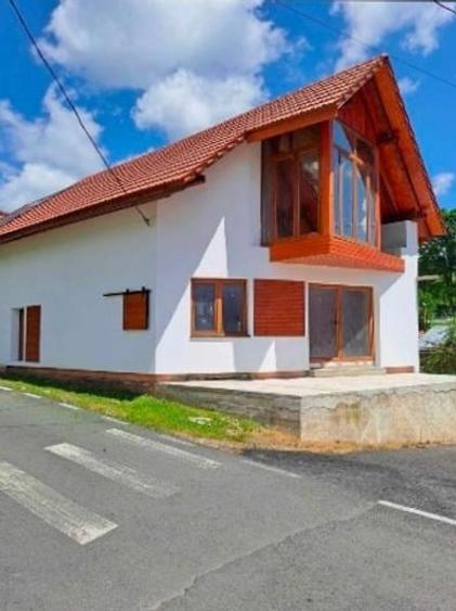 Casă individuală cu 3 camere cu Teren 100 Mp în Steierdorf