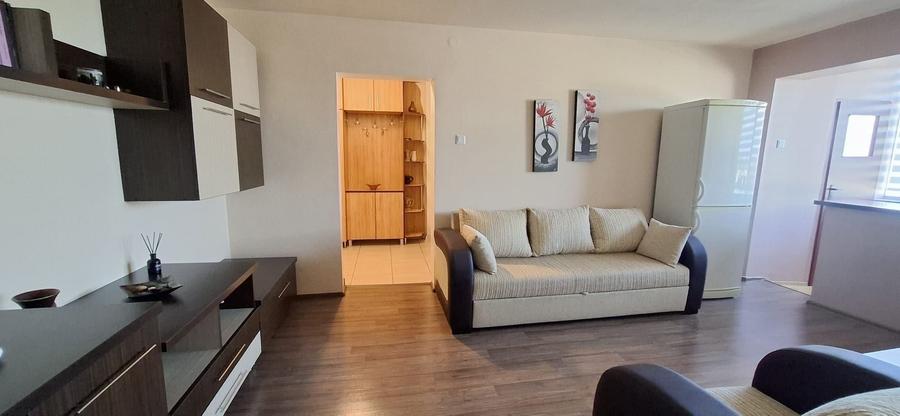 Apartament cu 2 camere semidecomandat în Valea Rosie