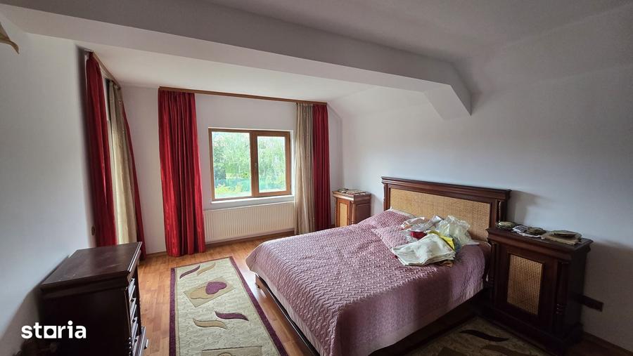 Casă cu 5 camere cu Teren 400 Mp în Suseni
