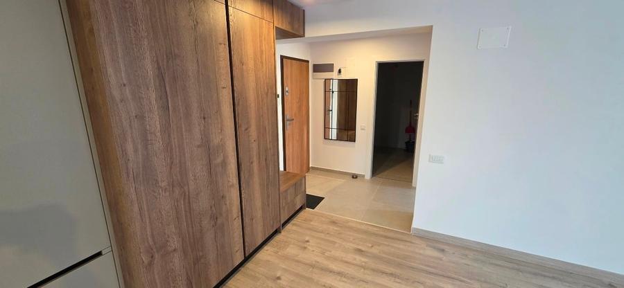 Apartament cu 2 camere decomandat, mobilat în Tractorul