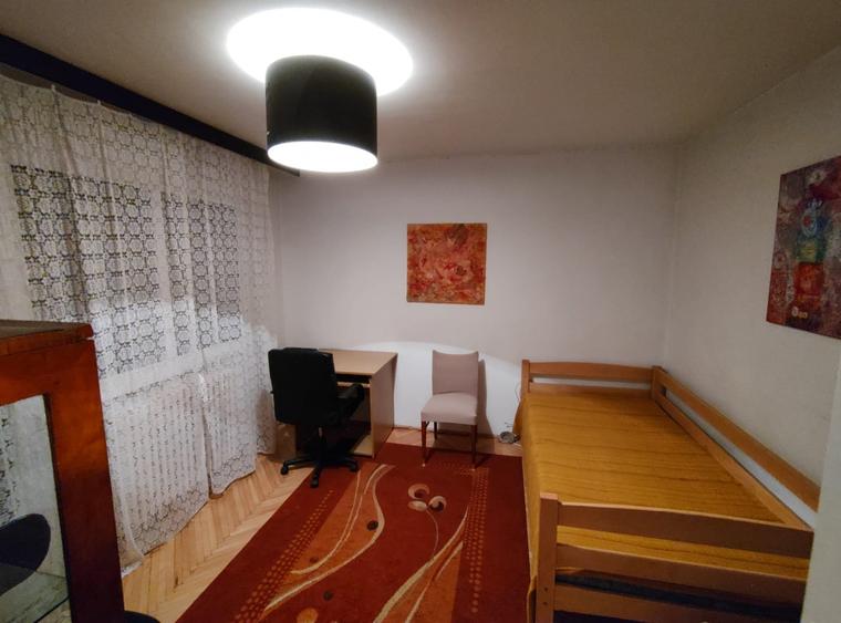 Apartament cu 3 camere semidecomandat, mobilat în Tătărași