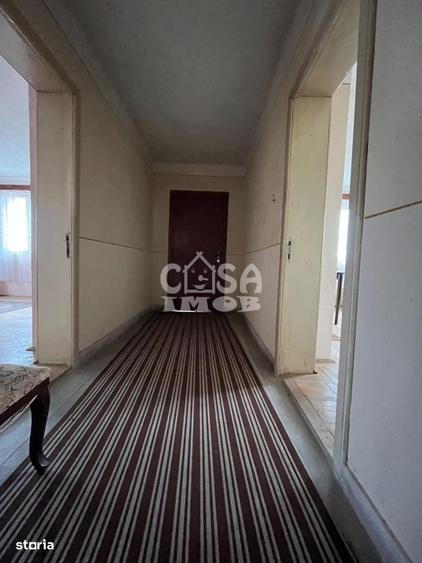 Casă cu 4 camere decomandat în Sud