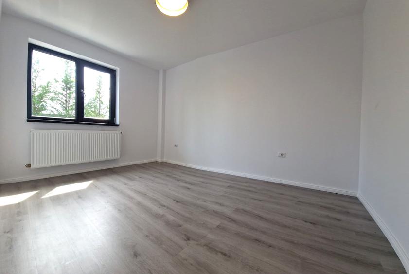 Apartament cu 2 camere semidecomandat în 1 Decembrie