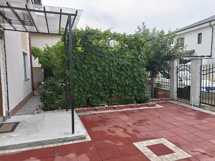 Casă cu 4 camere cu Teren 10 Mp în Exterior Vest