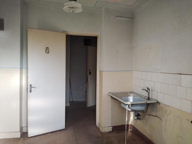 Apartament decomandat cu 2 camere si balcon, etajul 1 - 8