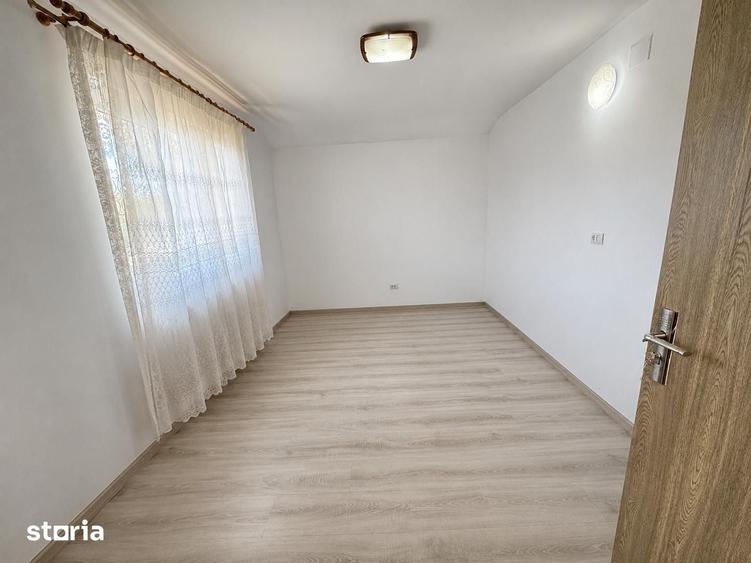 Casă cu 5 camere cu Teren 554 Mp în Mărgineni