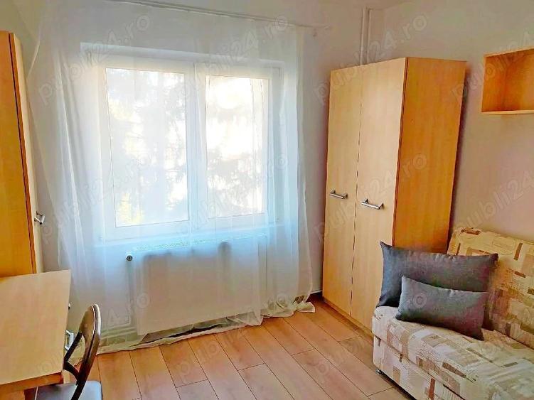 Apartament cu 3 camere decomandat în Aradului