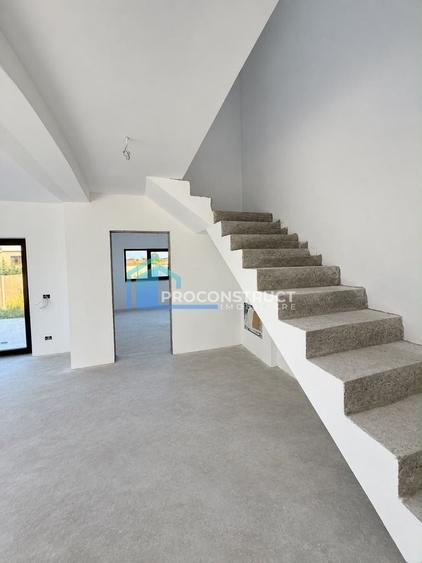 Duplex cu 4 camere cu Canalizare în Moșnița Nouă