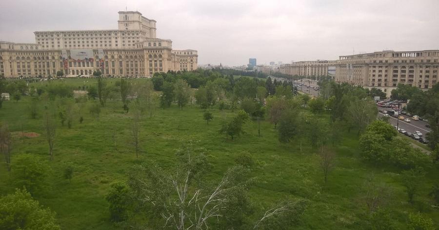 Apartament cu 3 camere decomandat, mobilat în Libertății