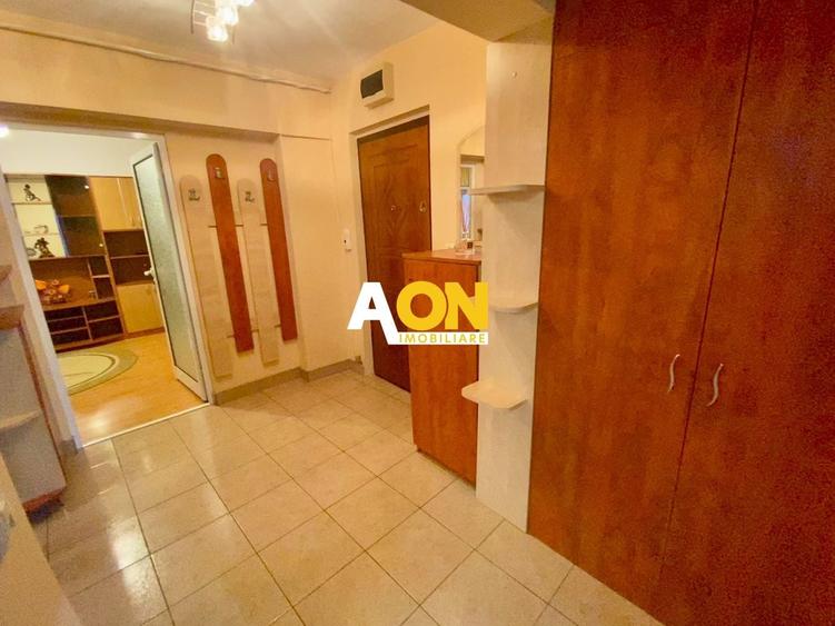 Apartament cu 2 camere semidecomandat, mobilat în Cetate