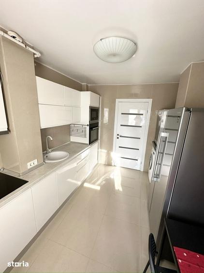 Apartament cu 3 camere semidecomandat în Drumul Taberei